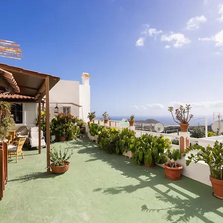 Home2book Warm Family דירה